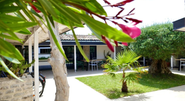 Holiday Home 23 Bis Rue De Chassiron, Забронировать Апартаменты/квартира Апартаменты Сен-Дени-д'Олерон, рядом с Office de Tourisme de Saint-Denis d'Oleron, Апартаменты/квартира