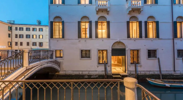 Palazzo Morosini Degli Spezieri - Lifestyle Apartments, Забронировать Апартаменты/квартира Сан-Поло Венеция, рядом с Accademia Bridge