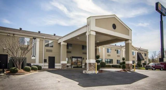 Кровать в общем номере Quality Inn Ruston