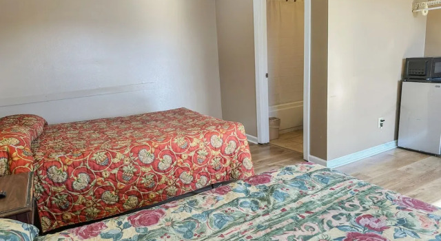 Четырёхместный номер Premium Sparta Seven Motel By OYO near Milledgeville