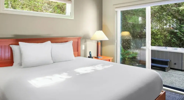 Коттедж Deluxe Long Beach Lodge Resort