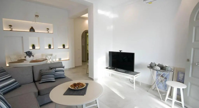 Коттедж с 2 комнатами Santorini Garden Homes
