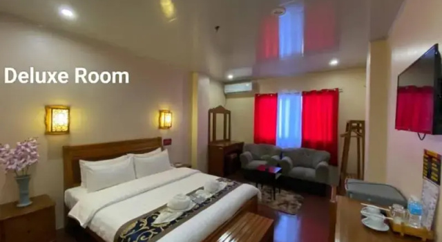 Двухместный номер Deluxe A&A Plaza Hotel