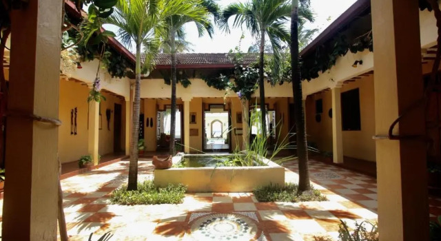 Sawa Sawa Beach House, Book Hotel Msambweni 