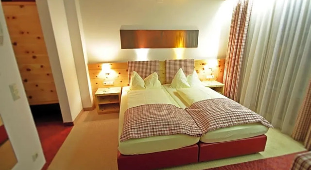 Hotel-Restaurant Forellenhof, Book Hotel Hotels in Vienna Alps with Parking, Parking