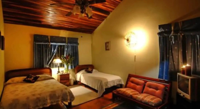 Четырёхместный люкс Cariari Bed & Breakfast