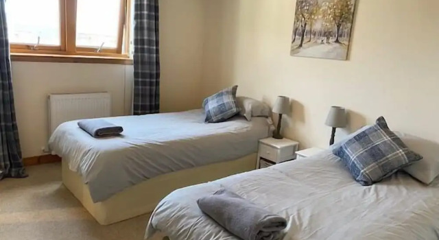 Waterside Apartment, Забронировать Апартаменты/квартира Отели Инвернесс с парковкой, рядом с Inverness Visit Scotland Information Centre, Парковка