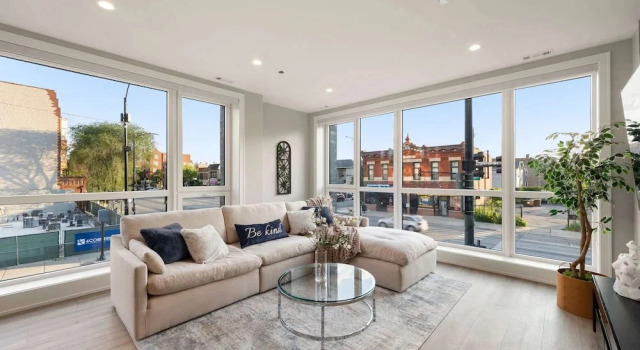 Коттедж New Build in Pilsen Spacious 2 Bed 2 Bath Unit