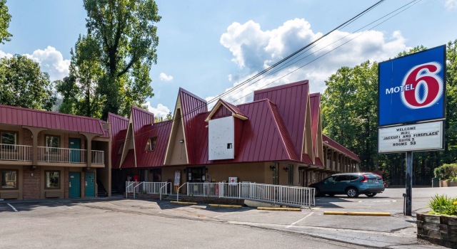 Motel 6-Gatlinburg, TN - Smoky Mountains, Забронировать Мотель Мотели Гатлинберг, Мотель