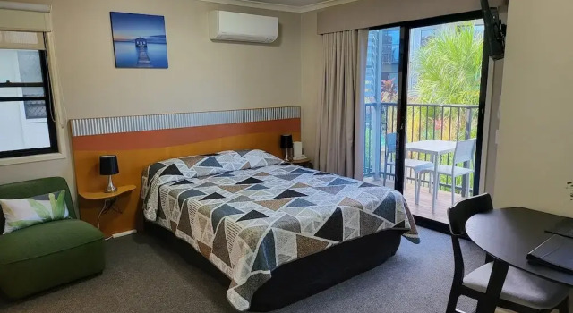 Студия с балконом Noosa Holiday Accommodation