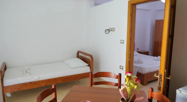 Aleksander ApartHotel, Забронировать Апартаменты/квартира Отели в центре Ксамил, в центре