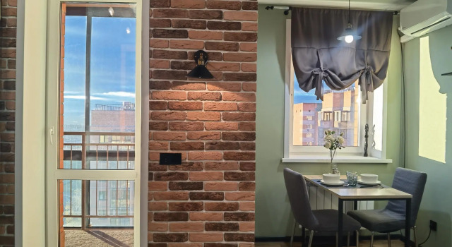 Loft Apartment at 10 Babushkina Street, Prenota Appartamento Čita 