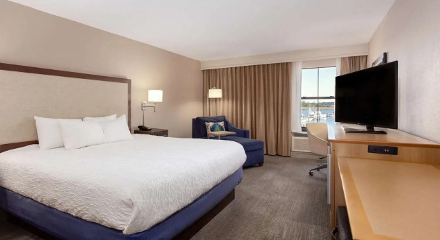 Номер Premium Hampton Inn Georgetown-Marina