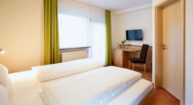 Семейный номер Standard с 2 комнатами с балконом Hotel Gasthof zum Biber