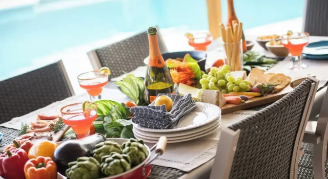 Коттедж West Ridge by Avantstay Pool, Fire Pit, Al Fresco Dining 7 Mins to Downtown
