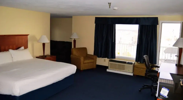 Двухместный номер Standard с балконом Hampton House Hotel