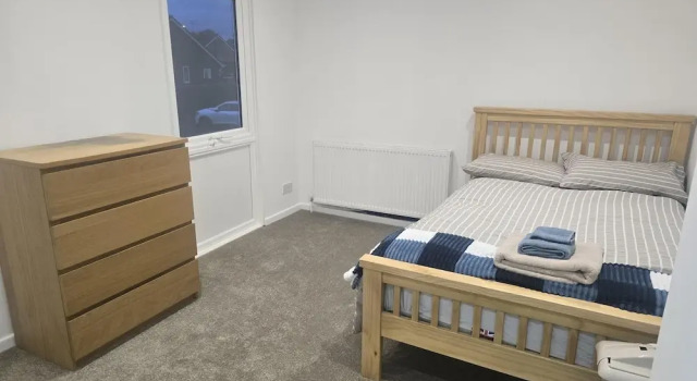 Friendly Retreat at Windermere Way Upto 6 Guests, Book Hotel Northampton Northamptonshire