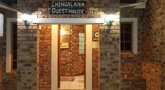 Shingalana Guest Lodge, Забронировать Гостевой дом Отели Хейзивью с парковкой, рядом с Kruger Park Lodge Golf Club, Парковка