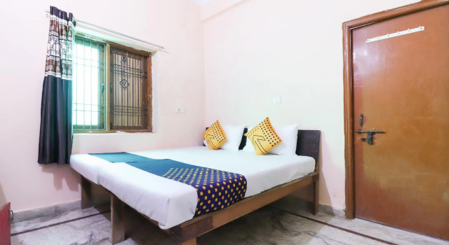 SPOT ON 65703 Om Sai Nath Lodge