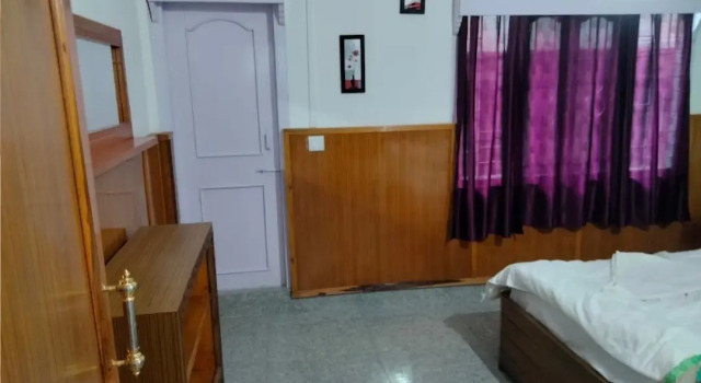 Трёхместный номер Deluxe Hotel Tawang Holiday