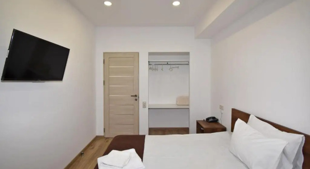 Budget Double room Patriott Hotel