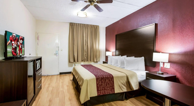 Номер Superior Red Roof Inn & Suites