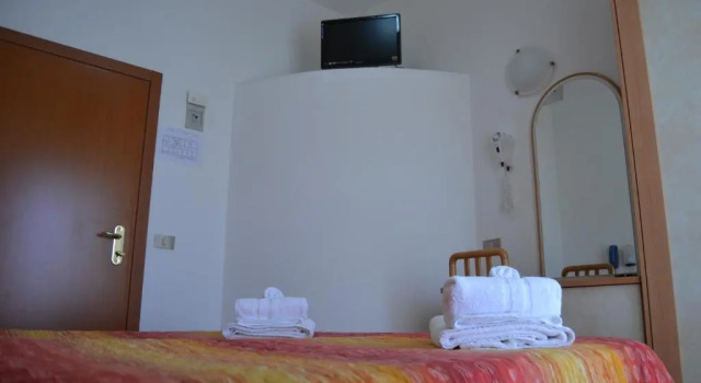 Номер Economy Hotel Apis