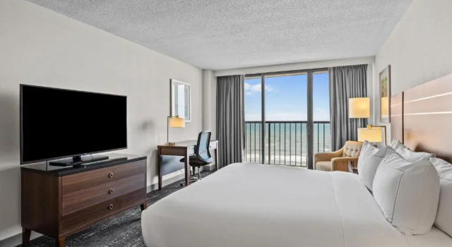 Номер Standard oceanfront DoubleTree by Hilton Atlantic Beach Oceanfront