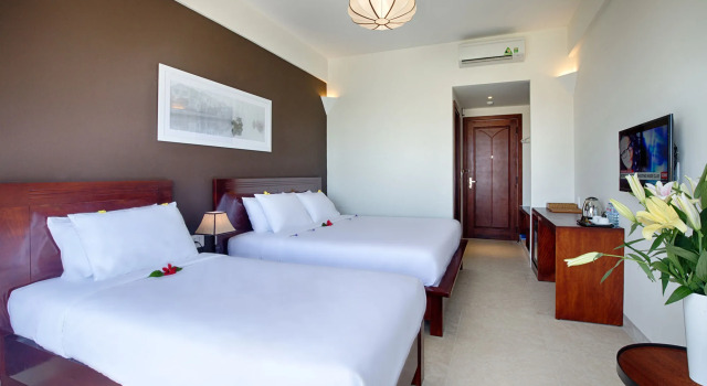 Green Apple Hotel