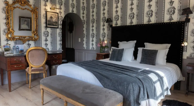 Двухместный номер Standard с балконом и с видом на бассейн Castel Bois Marie, Maison dhôtes