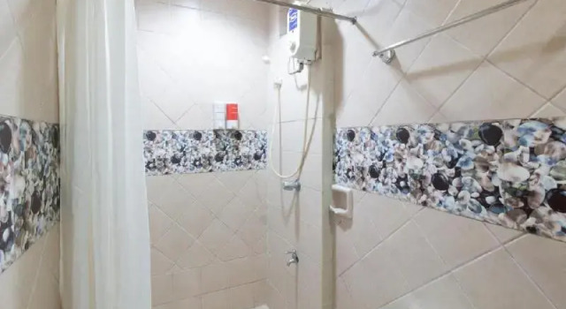 Двухместный номер Deluxe RedDoorz at Teofila Lodge