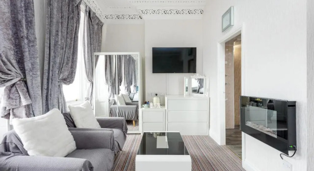 Номер Superior Somerset Hotel