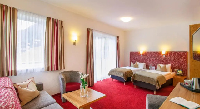 Люкс Hotel Garni Chasa Sulai