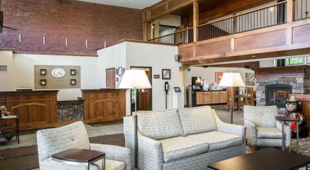 Comfort Suites, Rezervovat Hotel Burlington Burlington Area