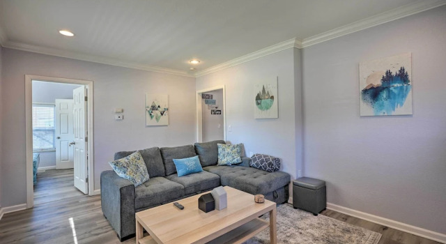 Pet-friendly Sacramento Home ~ 5 to Downtown!