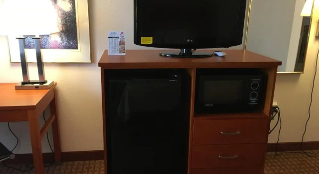Четырёхместный номер Standard Baymont by Wyndham St. Joseph/Stevensville