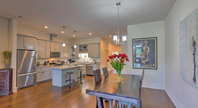 Modern Main St. Apt in Downtown Waynesville!