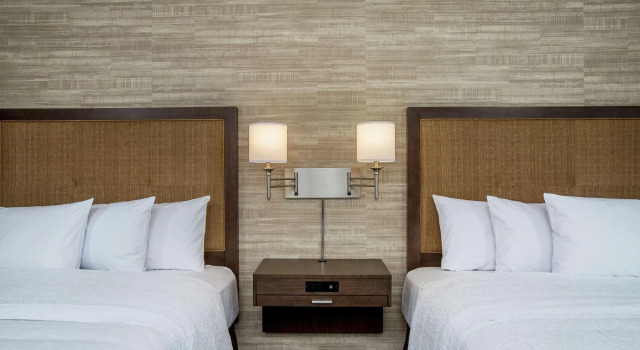 Четырёхместный номер Standard Hampton Inn & Suites Oahu Kapolei
