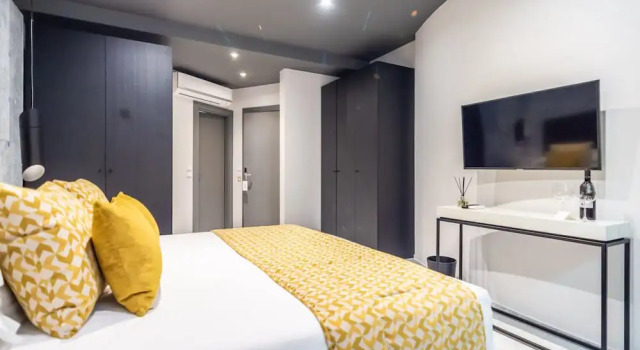 Номер Deluxe Цокольный этаж 33 Solonos Suites