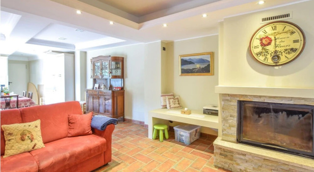 Stunning Home in Pilzone/iseo With 4 Bedrooms and Wifi