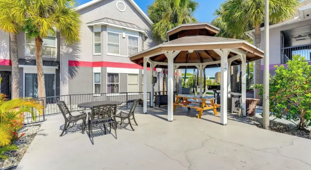 Апартаменты 2 Mi to Disney: Resort Condo w/ Pool Access