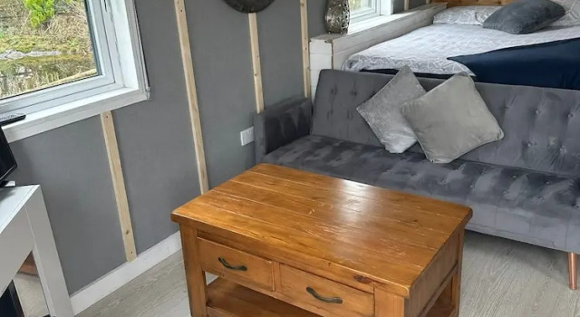 Large Glamping Hut - Riverview 13, Book Campingplads Camping og glamping i Snowdonia, Campingplads