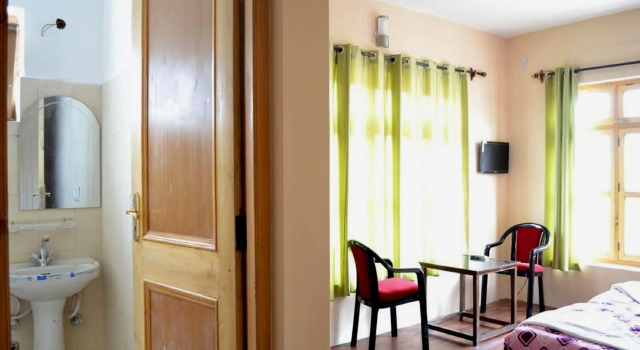 Hotel Ladakh Heaven, Забронировать Отель Отели Джамму и Кашмира с парковкой, Парковка