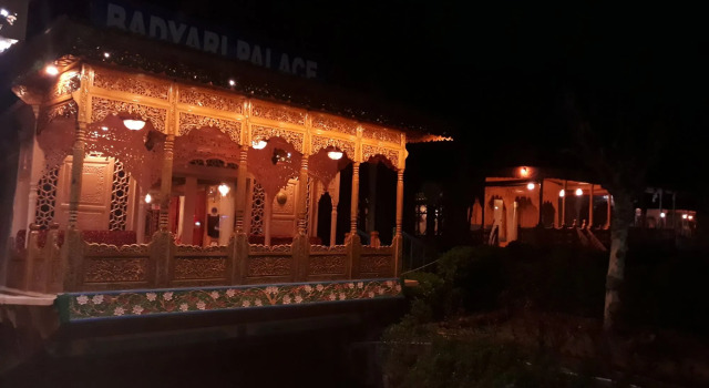 Badyari Palace Group of Houseboat