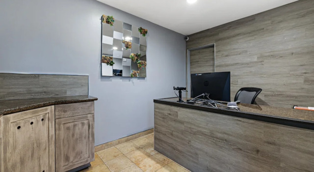 Point Loma Inn And Suites