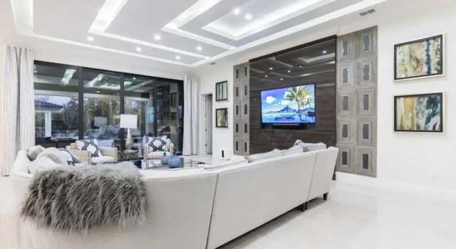 Beautiful Mansion With Private Pool, Close to Disney, Orlando Mansion 1578, Book Feriehus Hoteller i Four Corners med pool, Swimmingpool