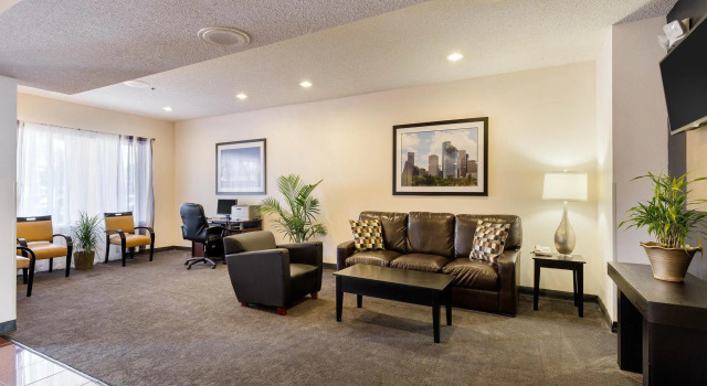 Quality Inn & Suites West Chase, Забронировать Отель Вестчейс Хьюстон, рядом с Уэстхеймер-Роуд