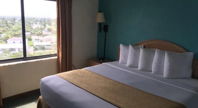 Двухместный номер Standard с балконом и с частичным видом на океан Tropical Winds Resort Hotel