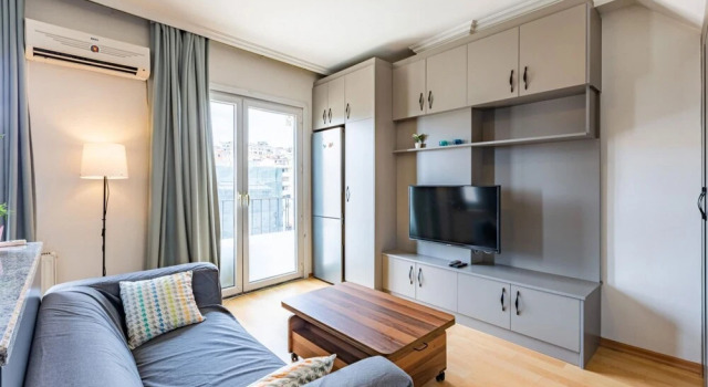 Central and Modern Flat with City View in Sisli, Забронировать Отель Отели Стамбула с парковкой, рядом с City's Nisantasi, Парковка