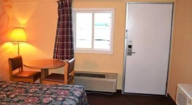 Fairview Inn, Book Hotel Montrose Illinois
